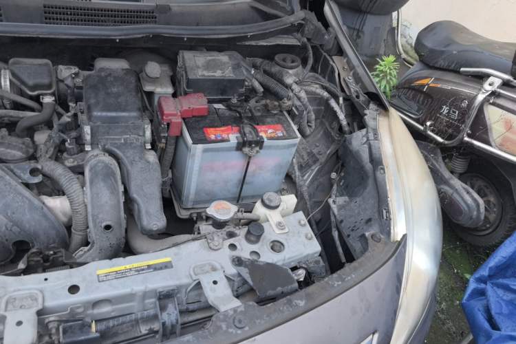 Used Nissan Sunny 2011 1.5XE Manual Comfort Edition Engine Bay Left
