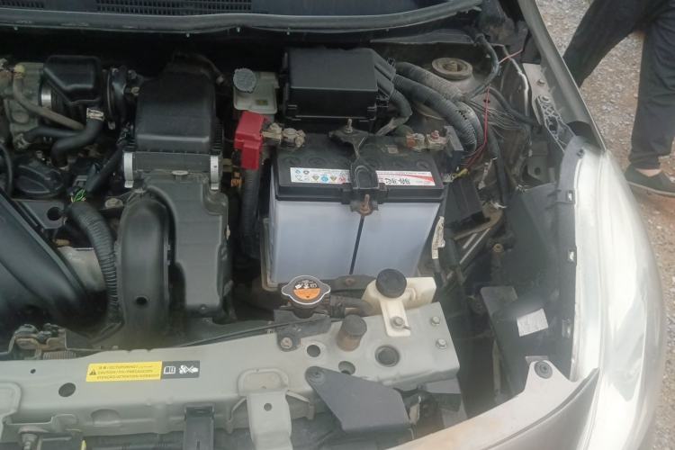 Used Nissan Sunny 2011 1.5XE Manual Comfort Edition Engine Bay Left