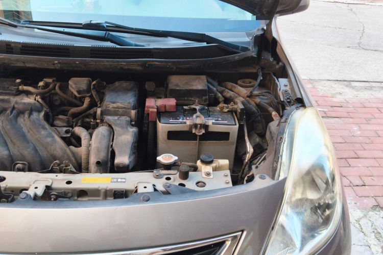 Used Nissan Sunny 2011 1.5XE Manual Comfort Edition Engine Bay Left