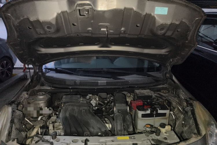 Used Nissan Sunny 2011 1.5XE Manual Comfort Edition Engine Bay