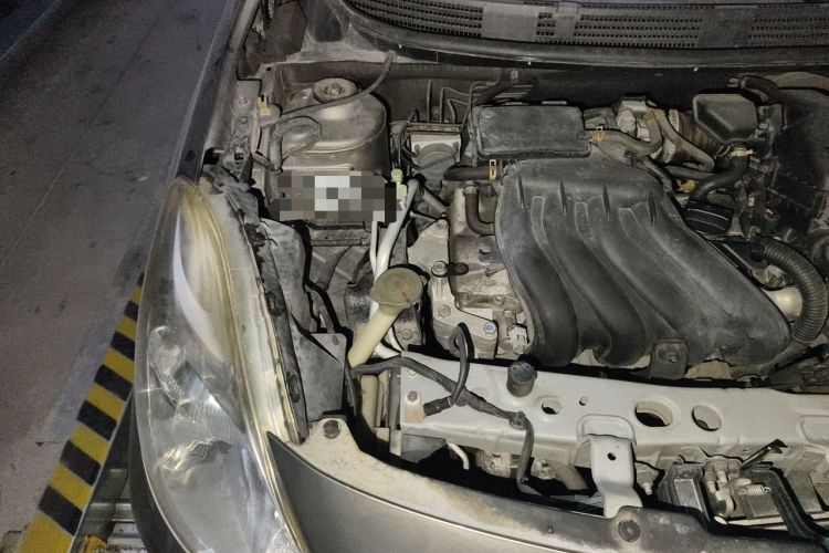 Used Nissan Sunny 2011 1.5XE Manual Comfort Edition Engine Bay Right