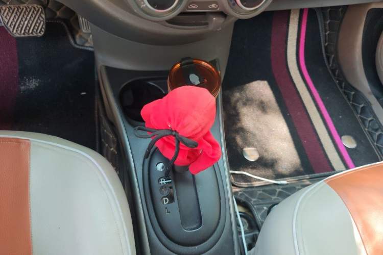 Used Nissan Sunny 2011 1.5XL CVT Luxury Edition Gear Lever