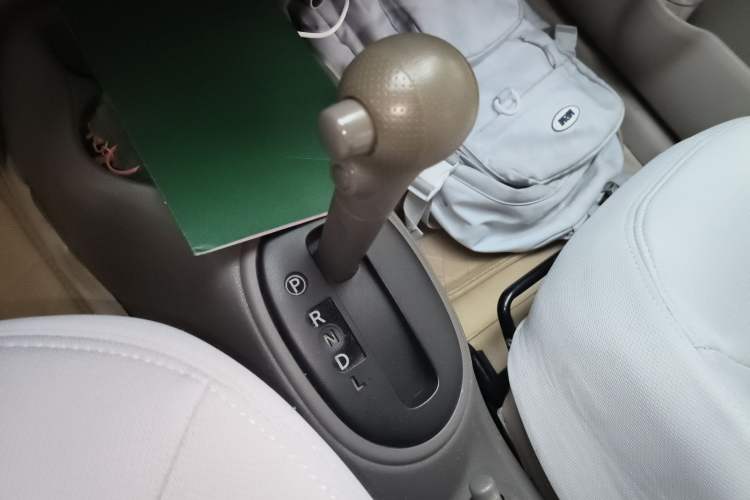 Used Nissan Sunny 2011 1.5XE CVT Comfort Edition Gear Lever