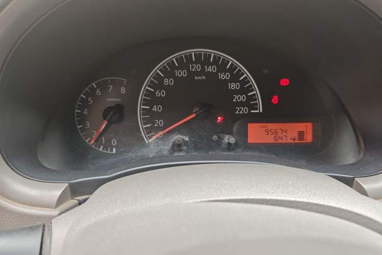 Used Nissan Sunny 2011 1.5XE Manual Comfort Edition Instrument Cluster