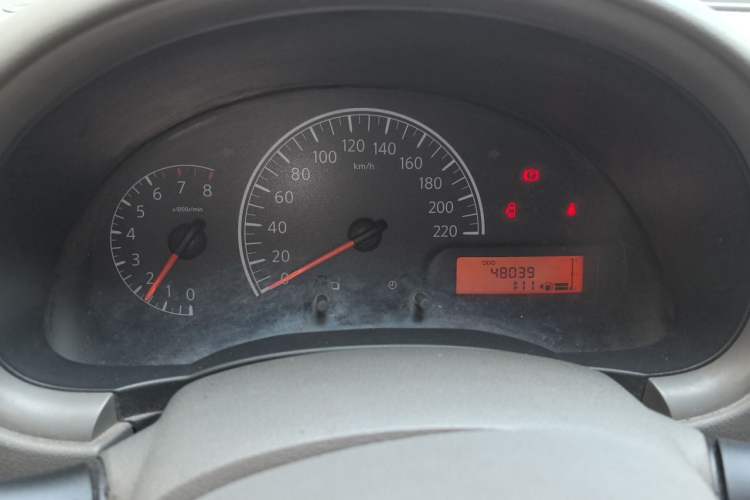 Used Nissan Sunny 2011 1.5XE Manual Comfort Edition Instrument Cluster