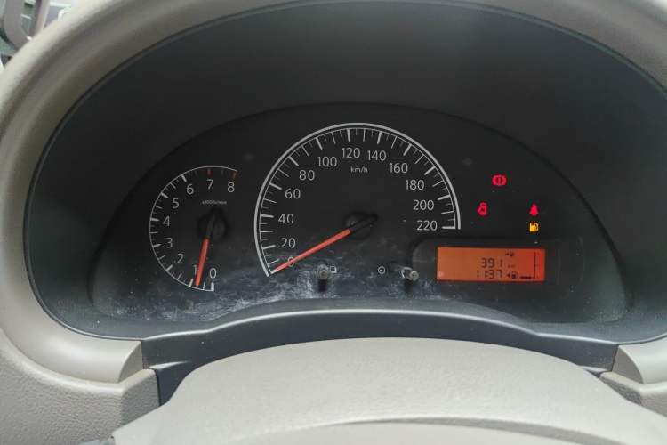 Used Nissan Sunny 2011 1.5XE Manual Comfort Edition Instrument Cluster