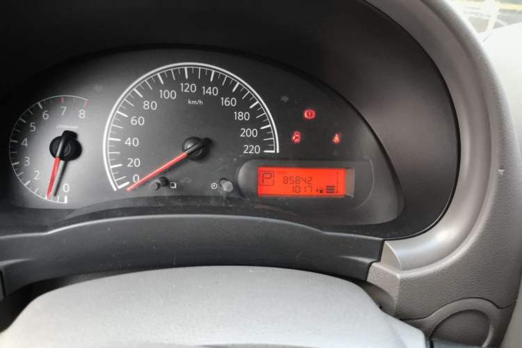 Used Nissan Sunny 2011 1.5XE CVT Comfort Edition Odometer Close Up