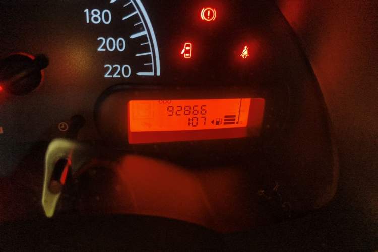 Used Nissan Sunny 2011 1.5XE Manual Comfort Edition Odometer Close Up