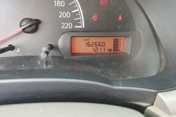 Used Nissan Sunny 2011 1.5XE Manual Comfort Edition Odometer Close Up
