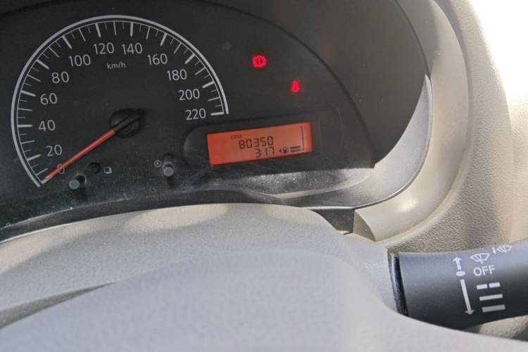 Used Nissan Sunny 2011 1.5XE Manual Comfort Edition Odometer Close Up