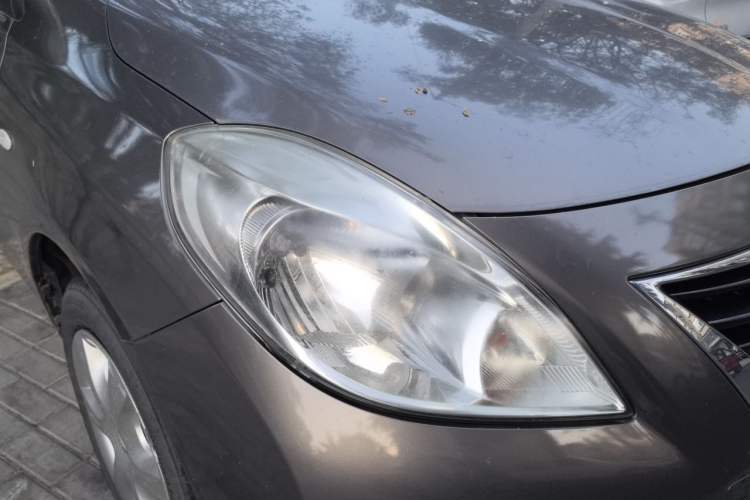 Used Nissan Sunny 2011 1.5XE Manual Comfort Edition Right Front Headlight