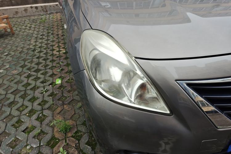 Used Nissan Sunny 2011 1.5XE Manual Comfort Edition Right Front Headlight