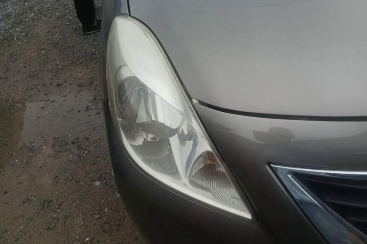 Used Nissan Sunny 2011 1.5XE Manual Comfort Edition Right Front Headlight