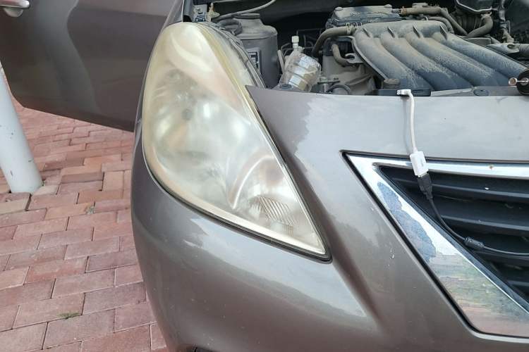 Used Nissan Sunny 2011 1.5XE CVT Comfort Edition Right Front Headlight