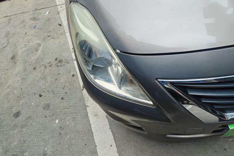 Used Nissan Sunny 2011 1.5XE Manual Comfort Edition Right Front Headlight