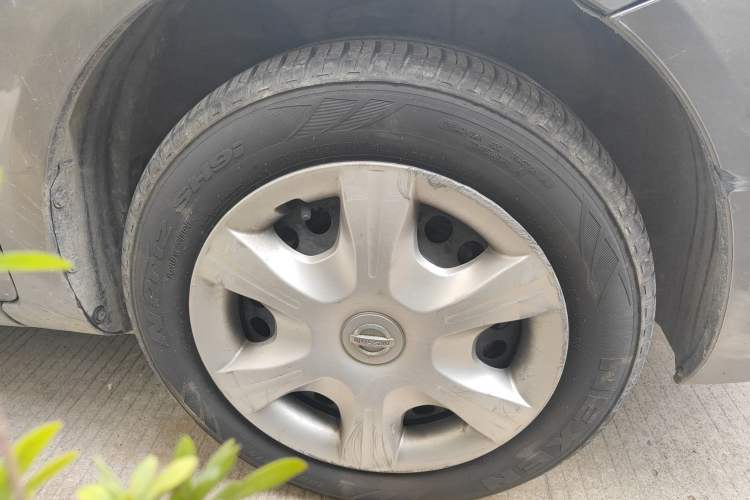 Used Nissan Sunny 2011 1.5XE CVT Comfort Edition Right Front Wheel Hub
