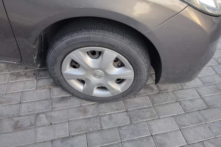 Used Nissan Sunny 2011 1.5XE Manual Comfort Edition Right Front Wheel Hub