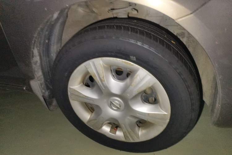 Used Nissan Sunny 2011 1.5XE Manual Comfort Edition Right Front Wheel Hub