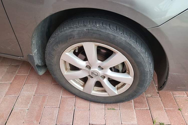 Used Nissan Sunny 2011 1.5XE CVT Comfort Edition Right Front Wheel Hub