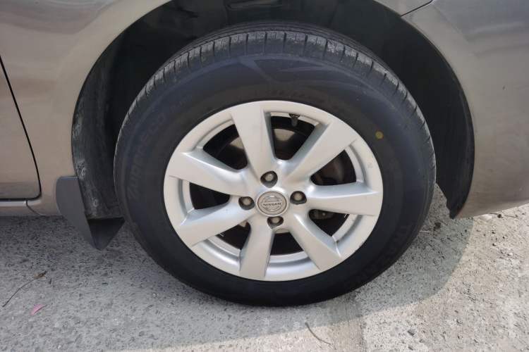 Used Nissan Sunny 2011 1.5XE Manual Comfort Edition Right Front Wheel Hub