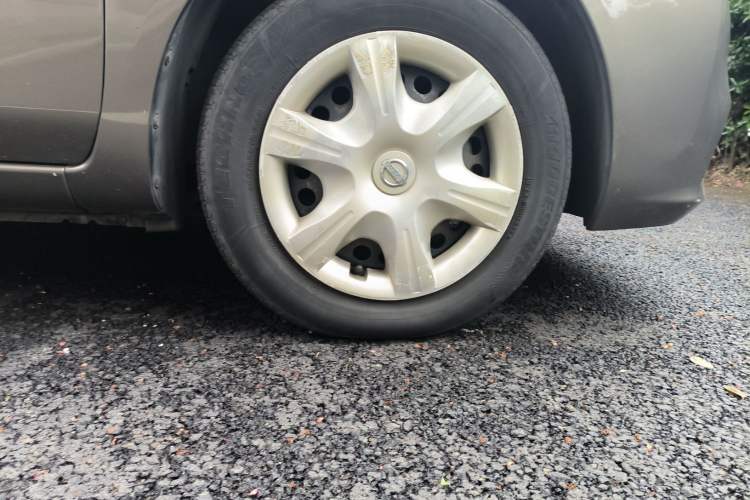 Used Nissan Sunny 2011 1.5XE CVT Comfort Edition Right Front Wheel Hub