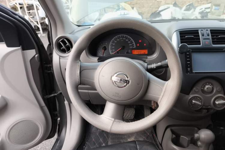 Used Nissan Sunny 2011 1.5XE CVT Comfort Edition Steering Wheel