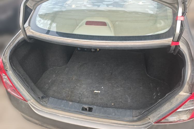Used Nissan Sunny 2011 1.5XE Manual Comfort Edition Trunk