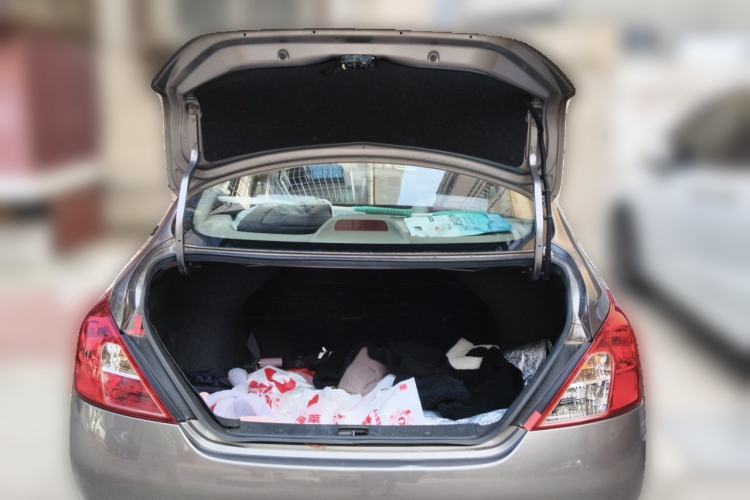 Used Nissan Sunny 2011 1.5XE Manual Comfort Edition Trunk