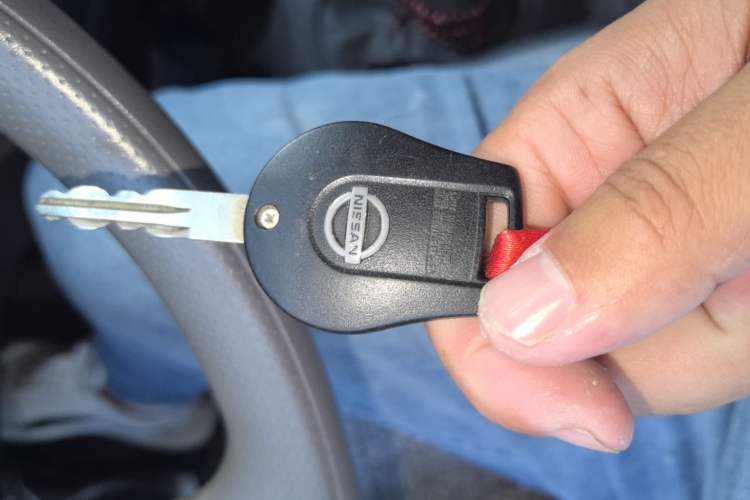 Used Nissan Sunny 2011 1.5XE Manual Comfort Edition Vehicle Key
