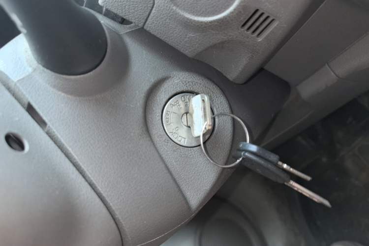 Used Nissan Sunny 2011 1.5XE Manual Comfort Edition Vehicle Key