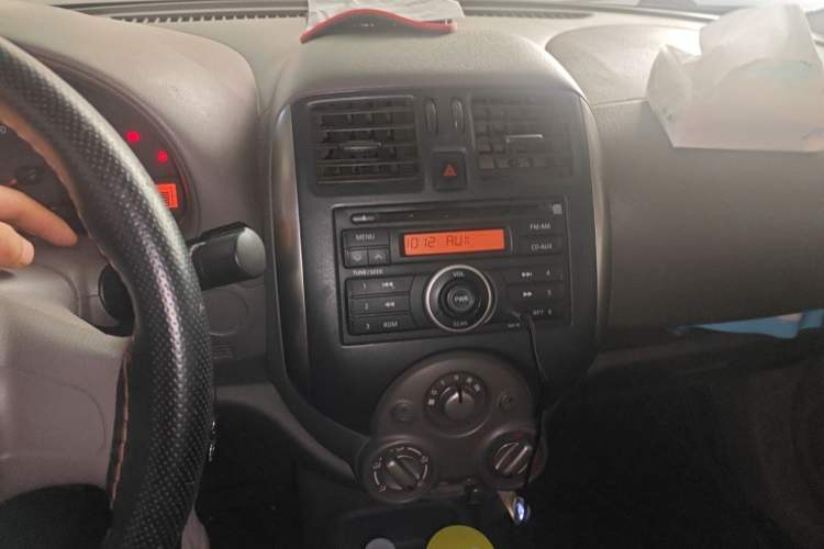 Used Nissan Sunny 2011 1.5XE CVT Comfort Edition Audio And AC Panel