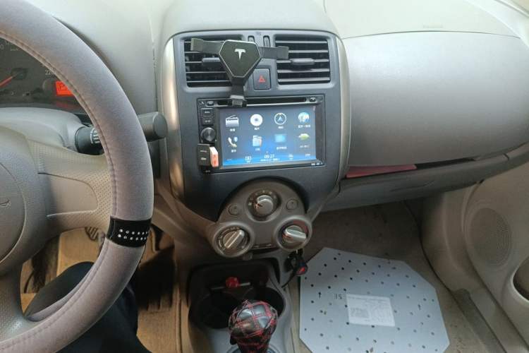 Used Nissan Sunny 2011 1.5XE CVT Comfort Edition Audio And AC Panel