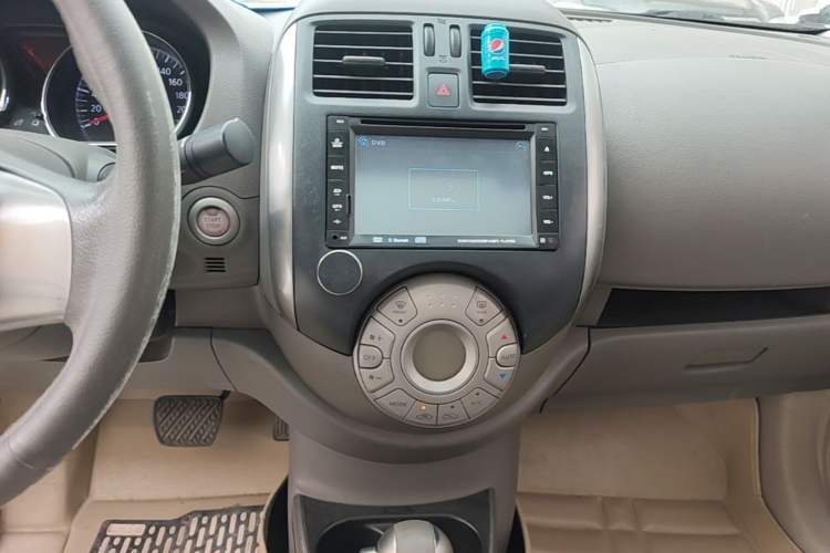 Used Nissan Sunny 2011 1.5XV CVT Deluxe Edition Audio And AC Panel
