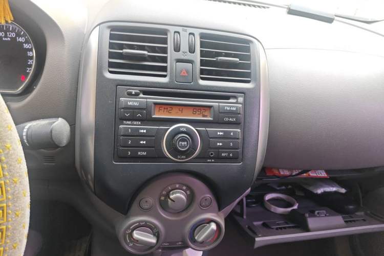 Used Nissan Sunny 2011 1.5XL CVT Luxury Edition Audio And AC Panel