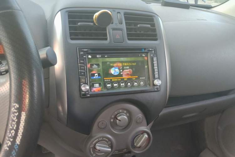 Used Nissan Sunny 2011 1.5XE Manual Comfort Edition Audio And AC Panel