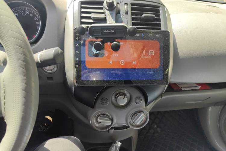 Used Nissan Sunny 2011 1.5XL CVT Luxury Edition Audio And AC Panel