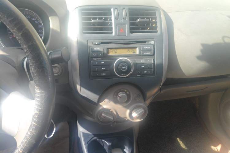Used Nissan Sunny 2011 1.5XL CVT Luxury Edition Audio And AC Panel