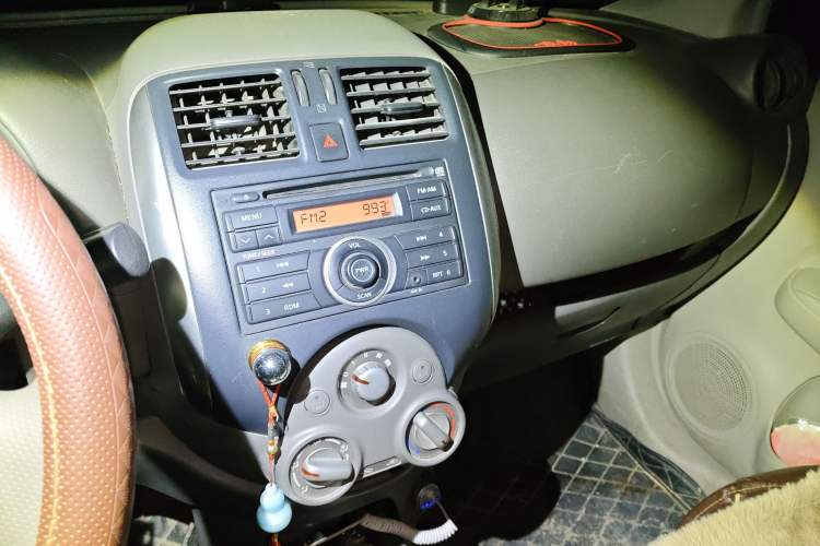 Used Nissan Sunny 2011 1.5XE Manual Comfort Edition Audio And AC Panel
