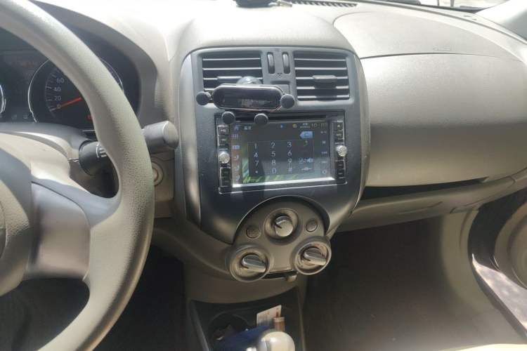 Used Nissan Sunny 2011 1.5XL CVT Luxury Edition Audio And AC Panel
