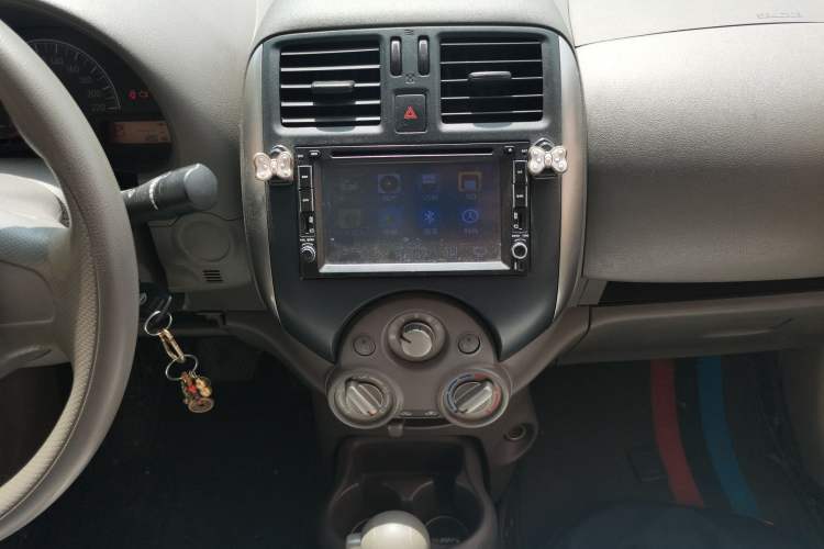 Used Nissan Sunny 2011 1.5XE CVT Comfort Edition Audio And AC Panel