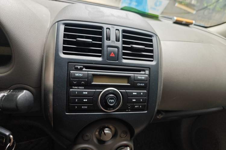 Used Nissan Sunny 2011 1.5XE Manual Comfort Edition Audio And AC Panel