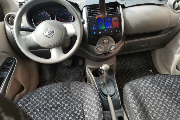 Used Nissan Sunny 2011 1.5XL CVT Luxury Edition Center Console