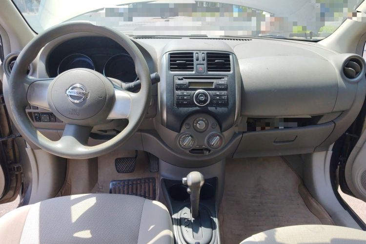 Used Nissan Sunny 2011 1.5XL CVT Luxury Edition Center Console