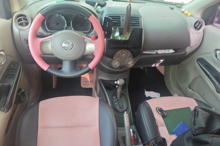 Used Nissan Sunny 2011 1.5XL CVT Luxury Edition Center Console