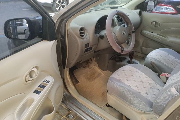 Used Nissan Sunny 2011 1.5XE CVT Comfort Edition Driver Seat