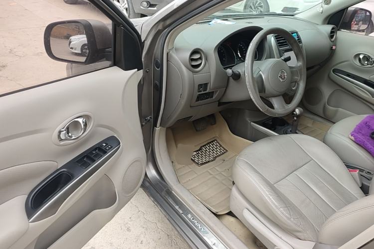 Used Nissan Sunny 2011 1.5XV CVT Deluxe Edition Driver Seat