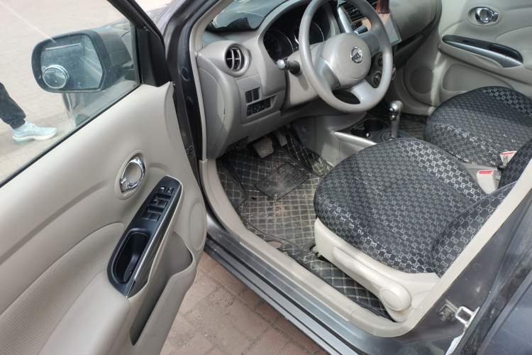 Used Nissan Sunny 2011 1.5XL CVT Luxury Edition Driver Seat