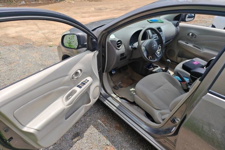 Used Nissan Sunny 2011 1.5XE Manual Comfort Edition Driver Seat