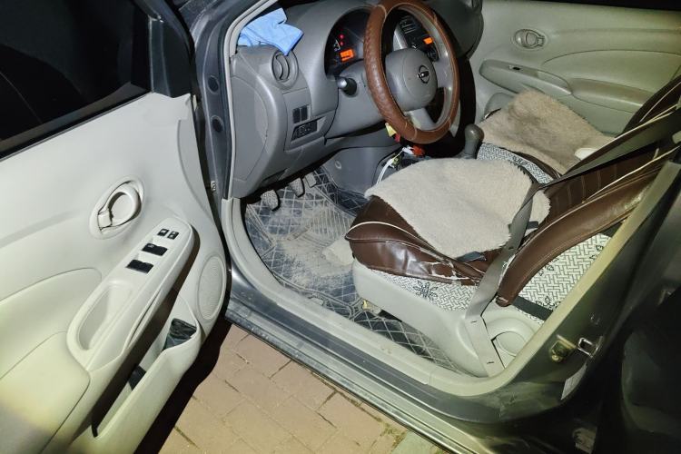 Used Nissan Sunny 2011 1.5XE Manual Comfort Edition Driver Seat