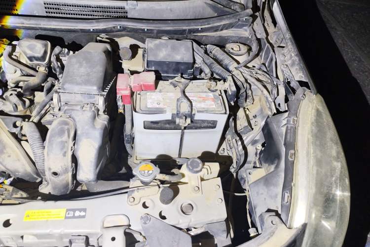 Used Nissan Sunny 2011 1.5XE Manual Comfort Edition Engine Bay Left